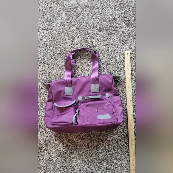 New lady's handbag. - Picture 3 of 12